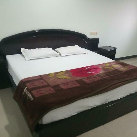 Hotel Vindhwashni Haldwāni Buitenkant foto