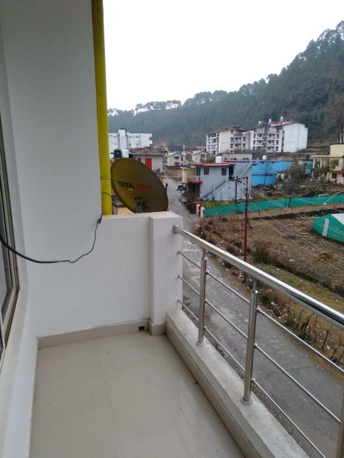 Hotel Vindhwashni Haldwāni Buitenkant foto