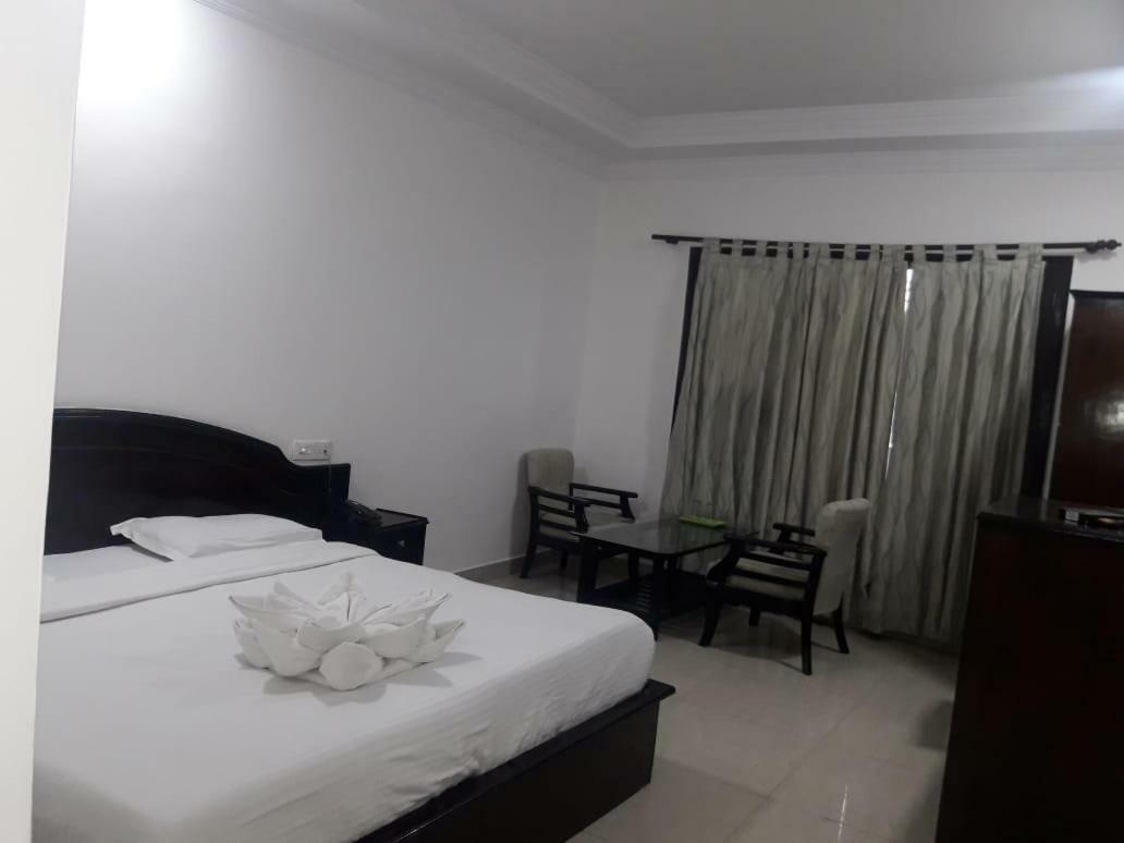 Hotel Vindhwashni Haldwāni Buitenkant foto