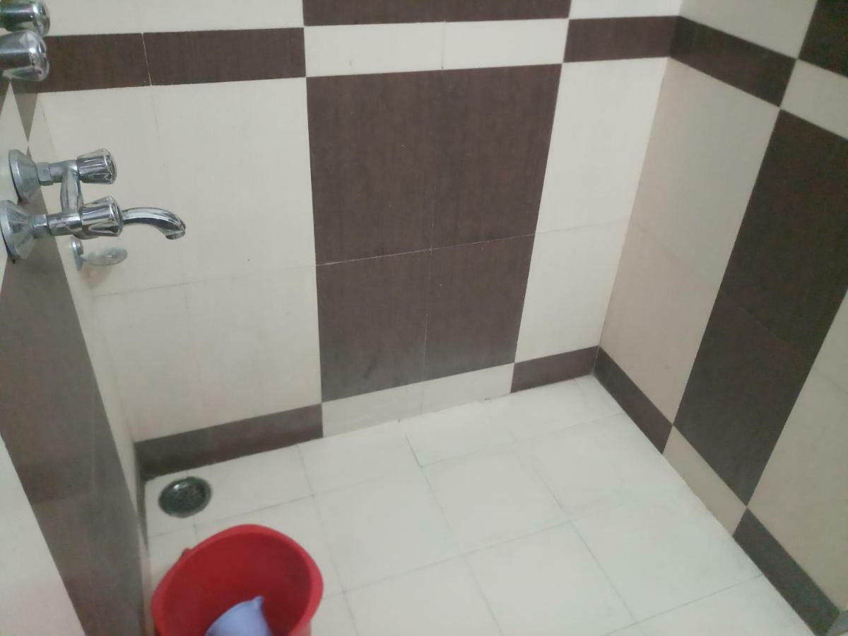 Hotel Vindhwashni Haldwāni Buitenkant foto