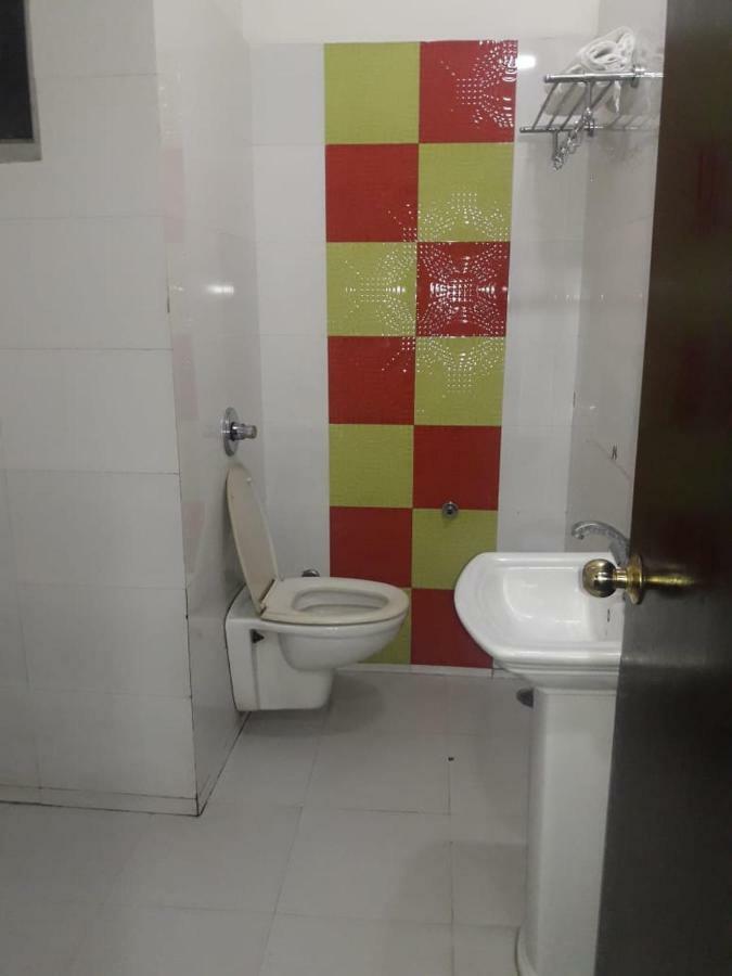 Hotel Vindhwashni Haldwāni Buitenkant foto