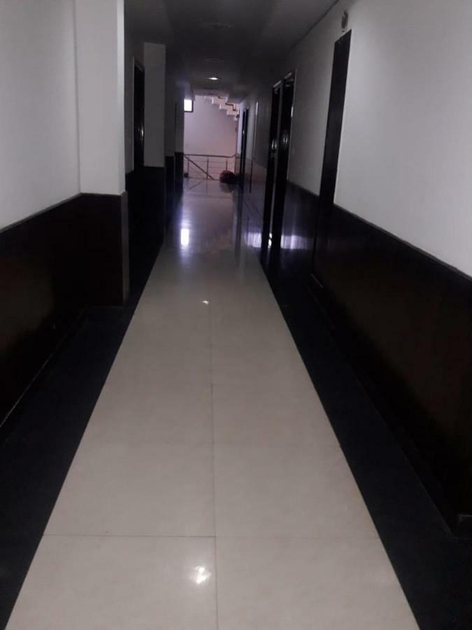 Hotel Vindhwashni Haldwāni Buitenkant foto